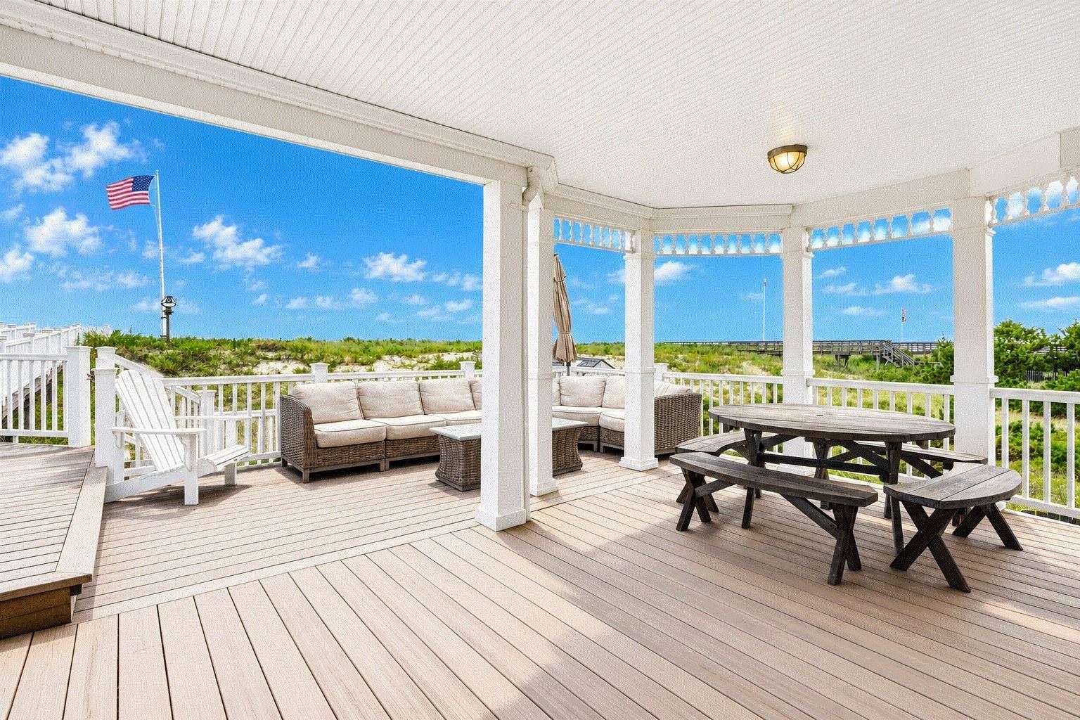  Enjoy wonderful covered outdoor entertaining spaces 