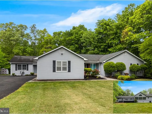 37287 E Lakeland Dr, Mechanicsville, MD 20659