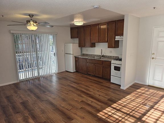 5th image of 500 E 4th St #101