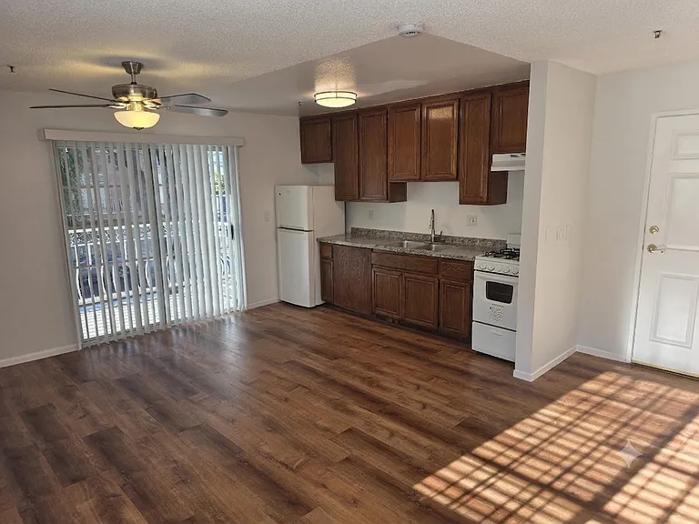 500 E 4th St #101 — Photo 5