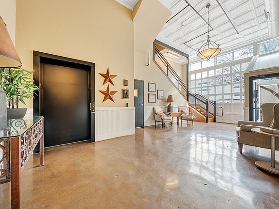 4th image of 319 Campbell Ave SW APT 1-204