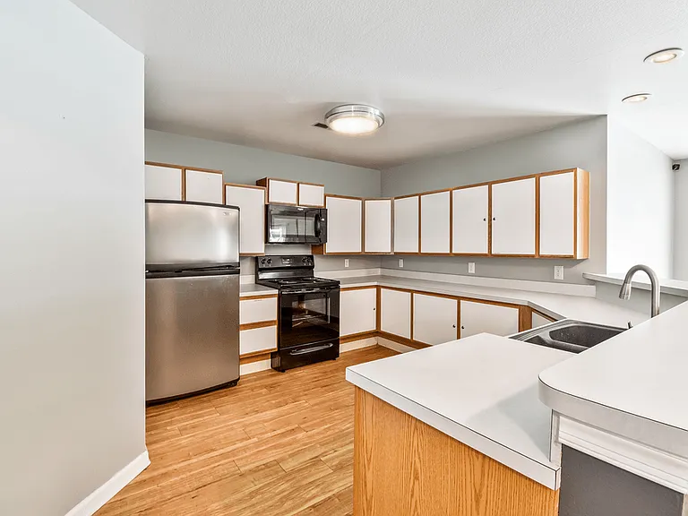 Cascade Apartments — Photo 11