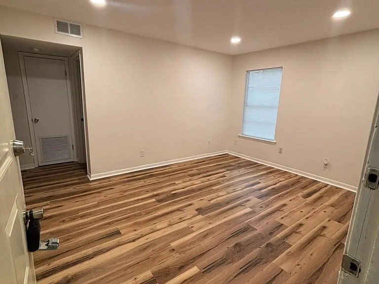 1353 Dauphin St #22 — Photo 2