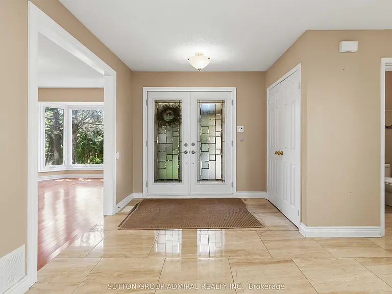21 Kersey Cres — Photo 3