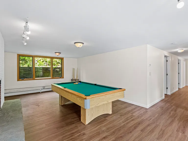 2355 Shepard Ave — Photo 19