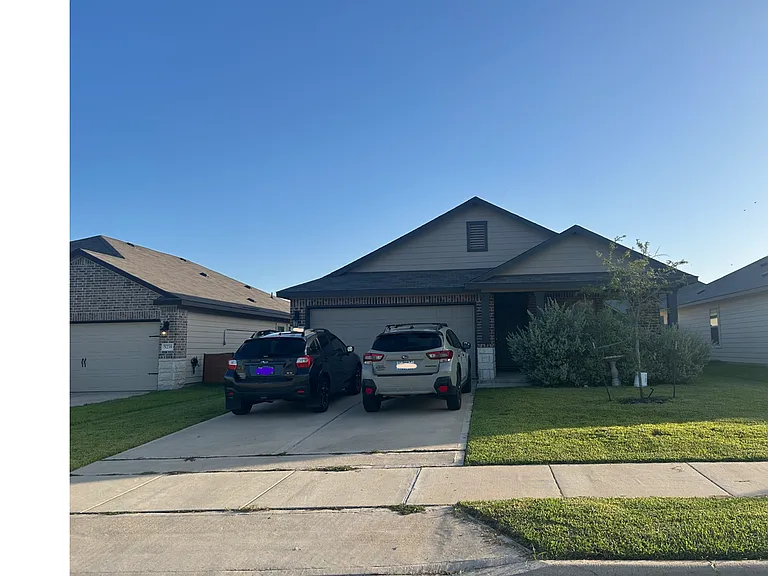5241 Montague Loop — Photo 1