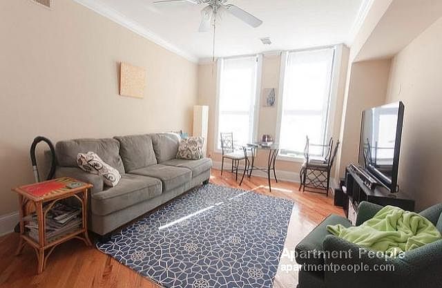 2nd image of 742 W Oakdale Ave #1