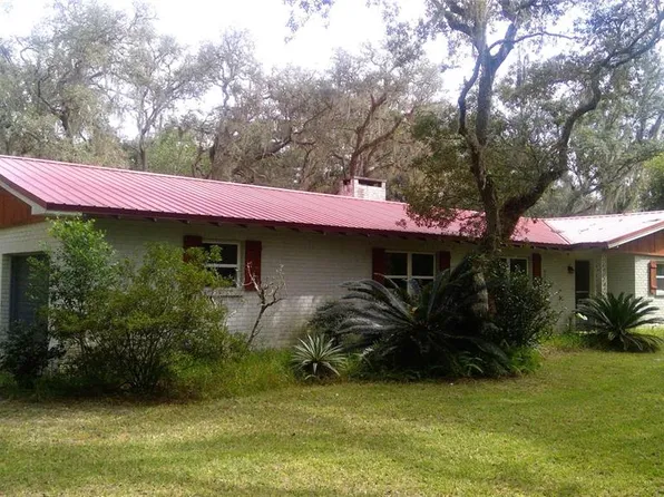5540 Cyril Dr, Dade City, FL 33523
