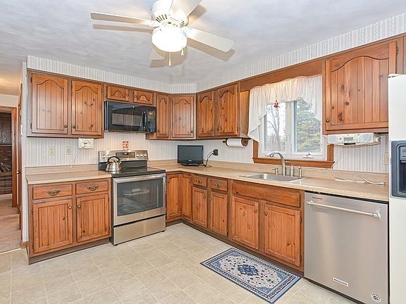5th image of 71 Park Hill Ave