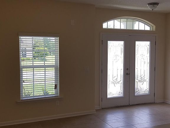3rd image of 97178 Harbor Concourse Cir