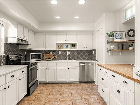 4th image of 307 Adair St APT F4