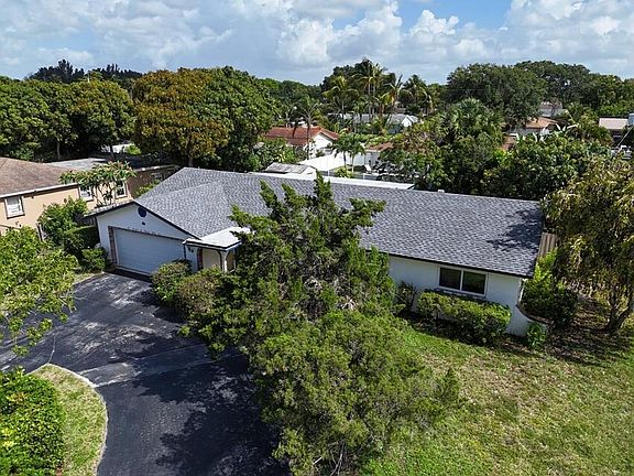 3rd image of 4639 Franwood Drive