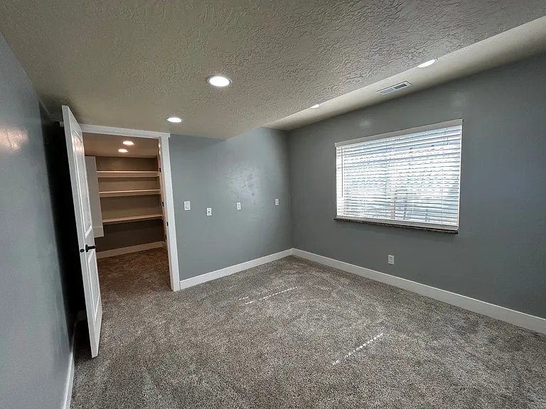 221 N 780 E — Photo 13