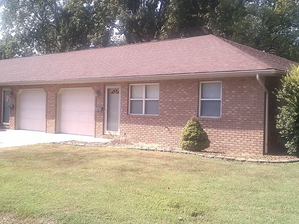 2 bed, 1.0 bath, 948 sqft, $925, 510 E Reeves St APT C, Marion, IL 62959