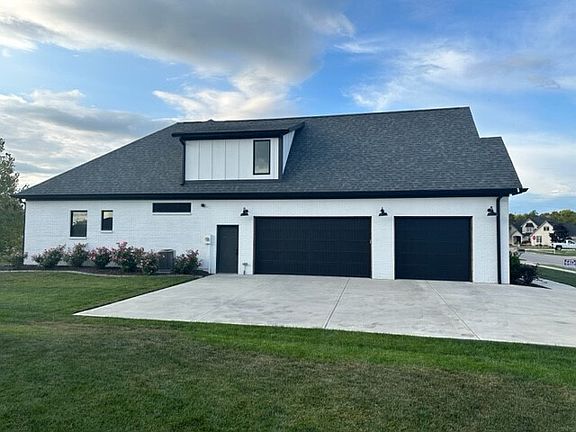 2nd image of 326 Fox Trail Dr
