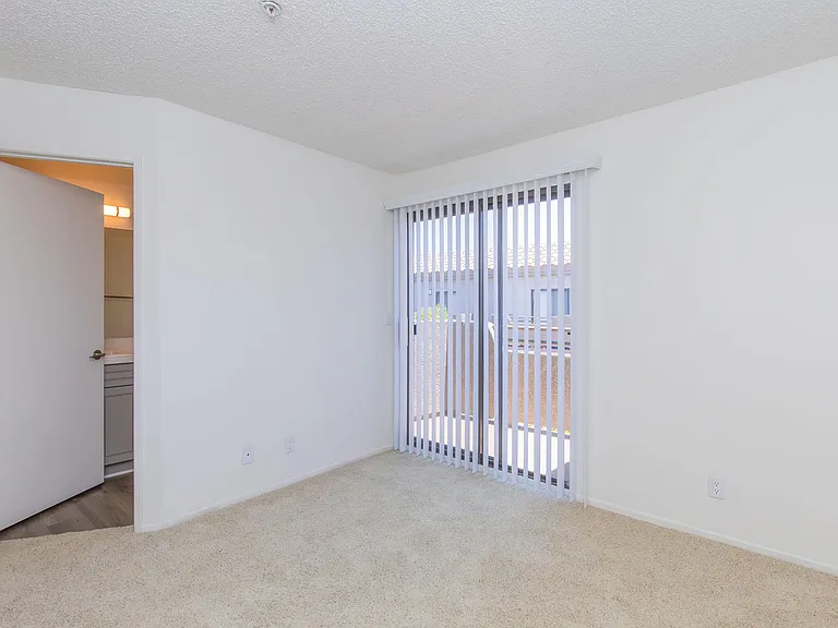 Glenoaks Terrace Apartments — Photo 18