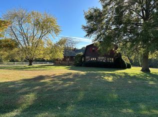 100 Covered Bridge Ln, Belleville, IL 62221