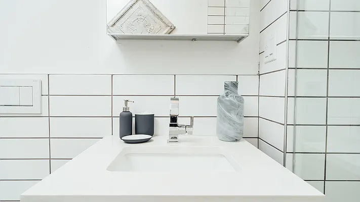 Rented by Nooklyn NYC LLC | media 18