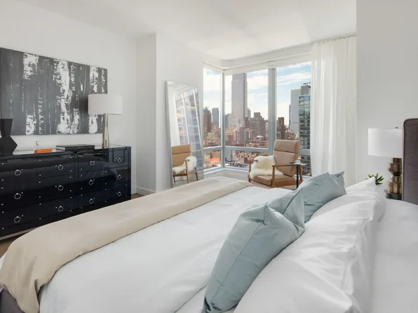 225 East 39th Street image 7 of 28