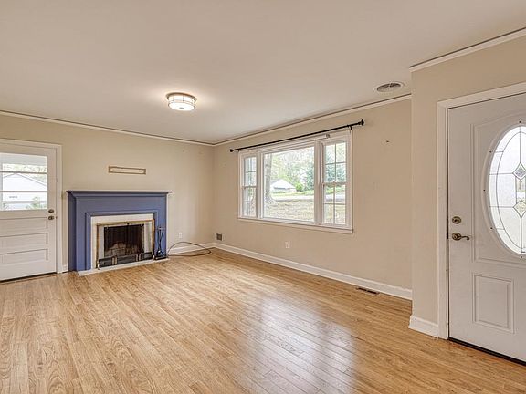 5th image of 200 Princeton Ave