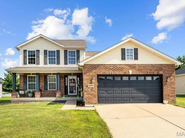 1043 Creekside Dr, Waterloo, IL 62298