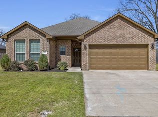 212 Lovelady St, Cleburne, TX 76033