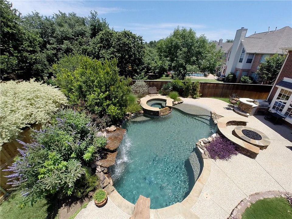 1st image of 2808 Pond Wood Dr