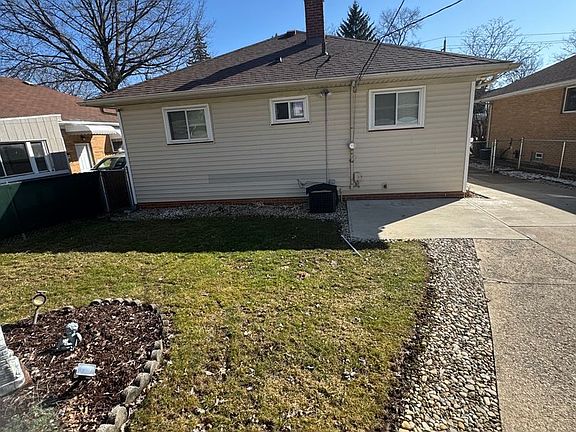 2nd image of 5572 E 141st St #44137