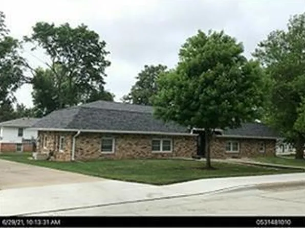 4716 Hutchison St, Ames, IA 50014