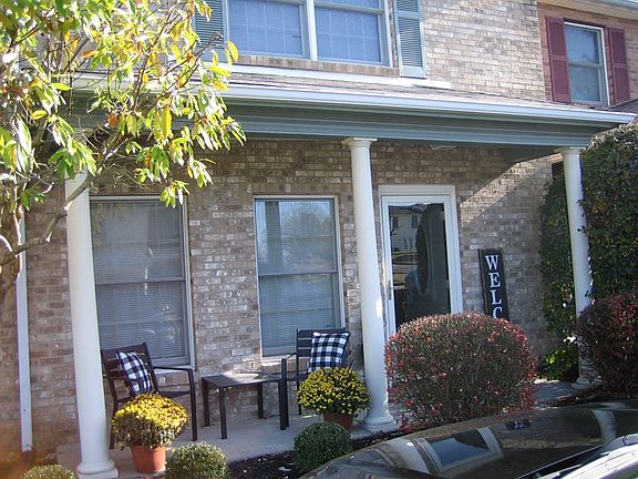 3rd image of 2216 Buckingham Sq