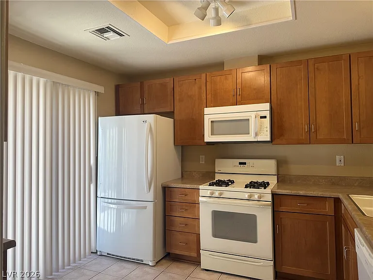 2425 Showcase Dr — Photo 12