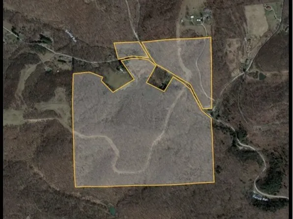 135 Oak Grove Rd, Industry, PA 15052