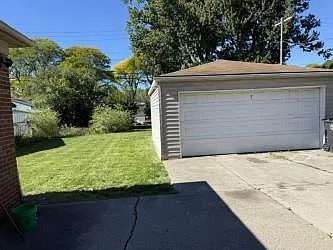 3 bed, 2.5 bath, 1474 sqft, $2,100 — Photo 2