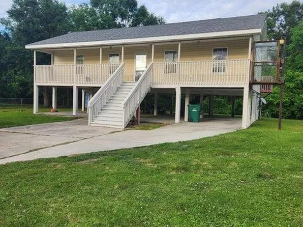 308 Olivari St, Waveland, MS 39576