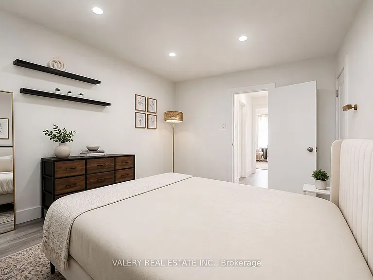15 Stavebank Rd N #5 — Photo 6