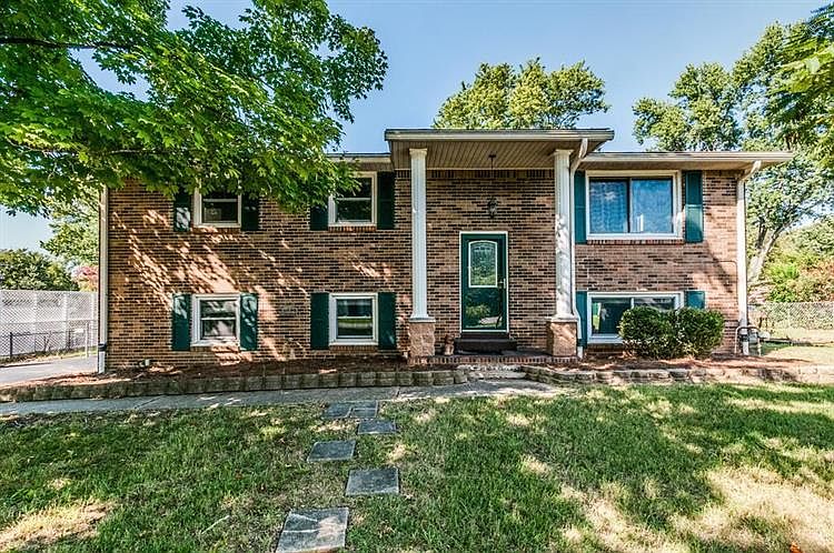 1st image of 102 Jackson Ct