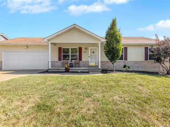 3908 Country Club Dr, Imperial, MO 63052