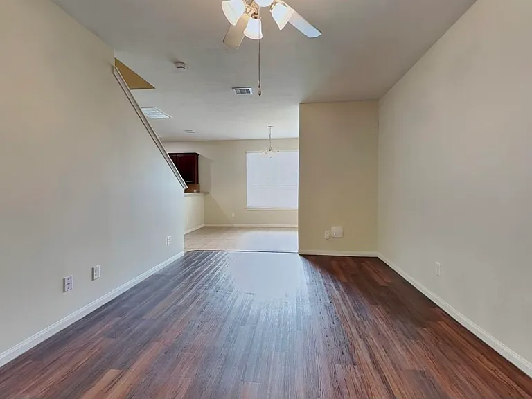 1026 Doubletree Glen Dr — Photo 3