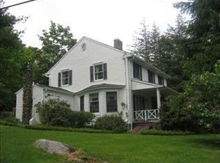 33 W Shore Dr, Putnam Valley, NY 10579