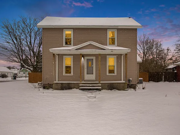 4184 Cedar St, Dorr, MI 49323