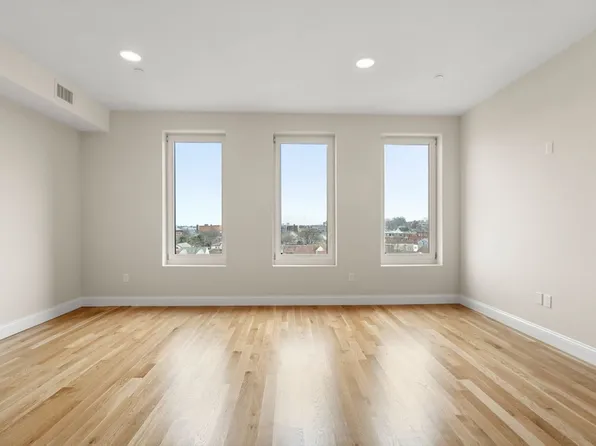 16 Taber St #604, Roxbury, MA 02119