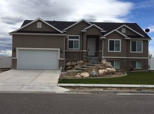 2399 W 2525 N, Farr West, UT 84404