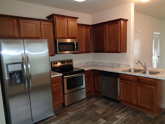 4th image of 52 Whitland Way