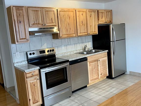 2nd image of 3627 Nicollet Ave APT 302
