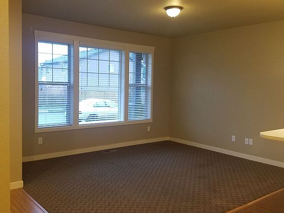 4th image of 7214 Hayworth Ave Ne