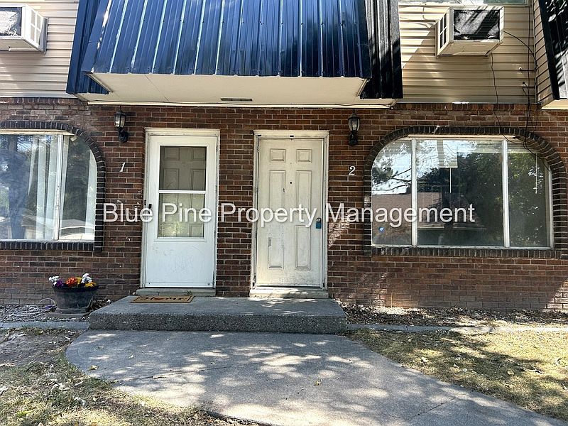 1st image of 1475 S Emerson Ave APT 2