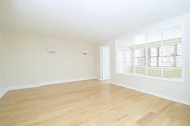 Rented by R New York