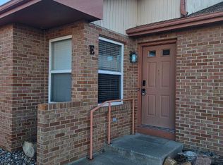 28 Pineridge Ct APT E, Pueblo, CO 81001