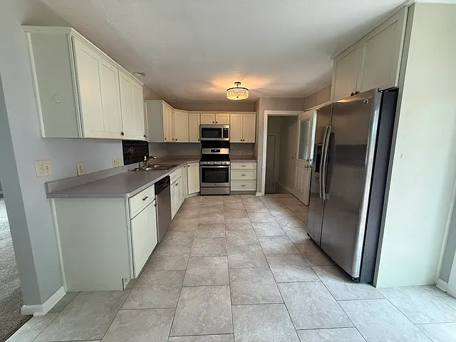 455 Ridge Dr — Photo 3