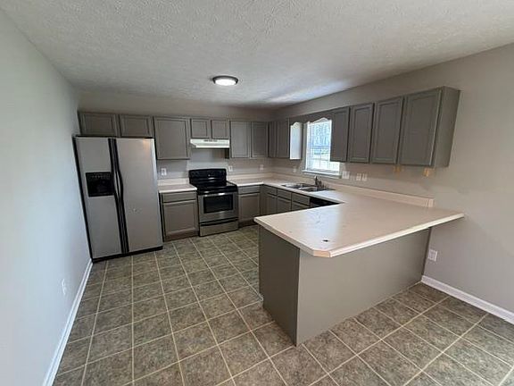 2nd image of 309 Red Maple St